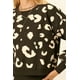 thumbnail image 5 of Un Suéter con Estampado de Leopardo, 5 of 5