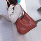 thumbnail image 3 of Bolsa Hombro Belug Cuero Suave Gran Capacidad Damas Bolsa Mensajer Color Café, 3 of 3