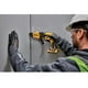 thumbnail image 5 of Cargador Rápido Para Tornillos En Cinta Dewalt Dcf6202 amarillo, 5 of 6