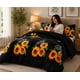 thumbnail image 1 of Cubrecama de Invierno Plush con Chiporro 2 Plazas Color Negro  Girasoles  TFYH59, 1 of 3