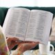 thumbnail image 3 of Biblia HarperOne NRSV Edición Católica Tapa Blanda, 3 of 7