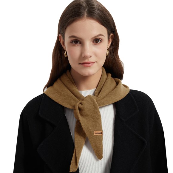 Bufanda triangular de lana merino ACUSHLA color camel