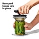 thumbnail image 3 of Abridor de tarros OXO Good Grips Twisting con almohadilla base, color negro, 3 of 6