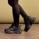 thumbnail image 2 of Zapatilla Mujer Negro Gabrielle Chinitown, 2 of 6