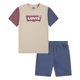 thumbnail image 1 of Conjunto de camiseta y pantalones cortos con estampado de Levi's de 2 piezas, 1 of 4