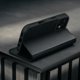 thumbnail image 3 of Funda de cuero tipo cartera negra TORRO para iPhone 17, 3 of 8