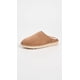thumbnail image 2 of Bota UGG Classic sin cordones para hombre, de gamuza castaña con forro de lana, 2 of 5