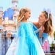 thumbnail image 2 of DISNEY STORE Disfraz oficial de la princesa Elsa para Halloween para niñas - Vestidos de princesas Disney para niñas - Ropa de disfraces para juego de simulación - Disfraz de Frozen - Talla 4, 2 of 6