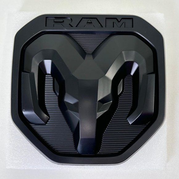 Emblema de vehículo Autogem RAM iluminado negro