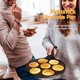 thumbnail image 4 of Pancake Pan con 7 Smiley Rostro, Pancake Maker Antiadherente Mini Pancake Griddle Pan para Niños, Negro, 4 of 7