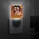 thumbnail image 4 of Un Lugar en el Sol Luz nocturna LED con sensor de anochecer a amanecer para dormitorio, baño, pasillo, escaleras - Lámpara LED nocturna de enchufe, 0.5W - 1 pieza, 4 of 6
