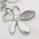 thumbnail image 1 of Llavero con forma de flor y borla de diamantes de imitación para mujer, llavero con forma de hoja, colgante para cartera o bolso., 1 of 8