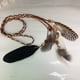 thumbnail image 4 of Diadema de plumas hippie con correas para el cabello - Tocado de plumas trenzadas con borlas y cuerda de cuero para mujer, accesorios para el cabello para festivales y carnavales., 4 of 8