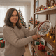 thumbnail image 2 of Plato Decorativo Navidad Ceramica 25cm Feliz Navidad Mesa, 2 of 5