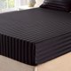 thumbnail image 4 of Juego de cama tamaño King con sábanas de seda satinada Lanest Housing, color negro, 4 of 7