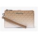 thumbnail image 1 of Billetera Michael Kors Pulsera con Logo de la Firma Jet Set Grande Cáscara, 1 of 3