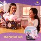 thumbnail image 4 of Set de peluche SNUGSHINE con forma de unicornio que brilla en la oscuridad con libro y linterna, 4 of 7