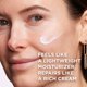thumbnail image 5 of Crema hidratante Confidence in a Cream de IT Cosmetics, 60 ml, sin fragancia, 5 of 8
