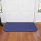 thumbnail image 2 of Alfombra Accent Ritz, lavable, resistente a las manchas, 50,8 x 91,44 cm, color azul, 2 of 3