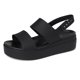 thumbnail image 1 of Sandalia Crocs Brooklyn Cuña Baja Negra con Correa Ajustable, 1 of 7