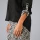thumbnail image 4 of Set C. Mao + Pantalon Satin Print Flores Mujer 33957-2, 4 of 5