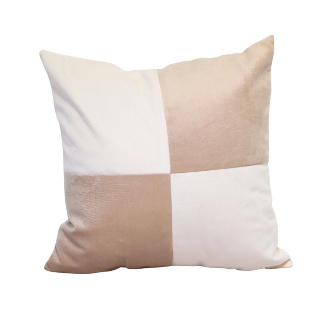 Máxima Design - Cojín Gabriela Beige Blanco Felpa 50x50 Cm