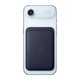 thumbnail image 4 of Cartera Apple iPhone FineWoven MagSafe color Borgoña, 4 of 5