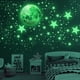 thumbnail image 1 of Estrellas que brillan en la oscuridad para el techo, 440 piezas de estrellas que brillan en la oscuridad, decoraciones de pared para niños, para dormitorio infantil, 1 of 6