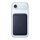 thumbnail image 4 of Billetera FineWoven con MagSafe para Apple iPhone en Morado Medianoche, 4 of 5