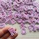 thumbnail image 3 of Parches de Letras Zlettery 1,8 cm Rosa 130 piezas A‑Z, 3 of 7