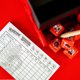 thumbnail image 5 of Juego de dados YAHTZEE: Dungeons & Dragons con Torre de dados, 5 of 6