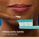 thumbnail image 3 of Cepillo de Dientes Iconic Premium Extrasuave, 3 Un, 3 of 5