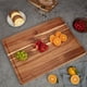 thumbnail image 4 of Tabla de cortar GAOMON 51 × 38 cm de madera de acacia con canal para jugos, 4 of 7