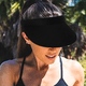 thumbnail image 4 of Visera deportiva de sarga de algodón para mayor comodidad y funcionalidad., 4 of 5