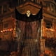 thumbnail image 1 of Fantasma colgante aterrador para Halloween, decoración para exteriores e interiores, gran fantasma volador activado por sonido con ojos brillantes y gritos espeluznantes, decoración para el patio de H, 1 of 7