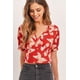 thumbnail image 2 of Top Corto con Escote en V y Mariposa, Fruncido en la Espalda y Cintura, 2 of 5