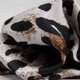 thumbnail image 2 of Pañuelo Largo Tipo Seda De 90x180cm Estampado Animal Print negro Talla Única, 2 of 4