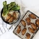 thumbnail image 3 of Bandeja para hornear Nordic Ware Naturals® de un cuarto de hoja con rejilla, 3 of 6
