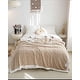 thumbnail image 5 of Frazada Exclusive 2 Plazas: Elegancia Texturizada y Confort Térmico BEIGE, 5 of 5