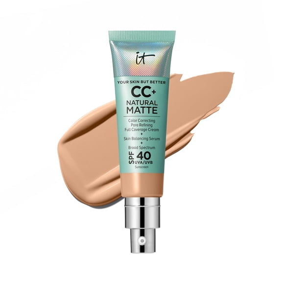 Crema mate natural CC + de Foundation IT Cosmetics con factor de protección 40