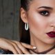 thumbnail image 4 of Pendientes de aro ovalado Inside Out con cristal Savlano en oro blanco, 4 of 5