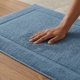 thumbnail image 4 of REGALWOVEN Alfombra de Baño de Algodón con Banda Reversible Paso Fuera Alfombra de Baño Suave y Acolchada Alfombra Absorbente para Hotel Spa Alfombra de Bañera Azul Oscuro 20" x 32", 4 of 5