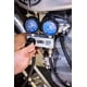thumbnail image 2 of Kit de comprobador de fugas de cilindros OTC 5609 con adaptadores y funda, 2 of 6