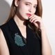 thumbnail image 2 of Prendedor de pavo real con strass para mujeres y niñas, 2 of 3