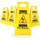 thumbnail image 1 of Pack de 4 letreros amarillos de precaución por piso mojado, 17,5 pulgadas, 1 of 3