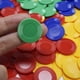 thumbnail image 5 of Juego de dados, juego de mesa con caja de hierro, 3 dados y 40 fichas frías, divertido y energético juego para fiestas y bebidas en familia., 5 of 7