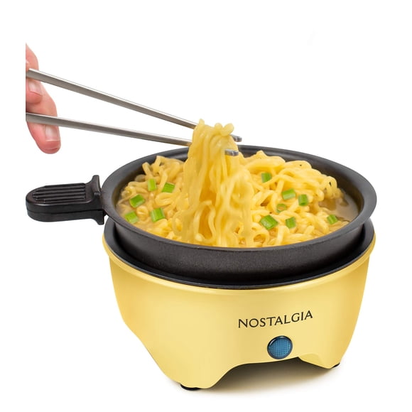 Sartén eléctrica y máquina para hacer fideos rápidos Nostalgia MyMini Yellow