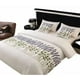 thumbnail image 2 of Piecera bordada para cama sin fundas de cojín diseño 3 color crema, 2 of 3