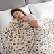 thumbnail image 3 of Manta de felpa Berkshire Blanket Peanuts® VelvetLoft® Snoopy, 3 of 7