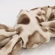 thumbnail image 5 of Bufanda Tipo Cashmere Estampado animal print leopardo Mujer con Flecos Invierno blanco Talla Única, 5 of 6